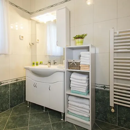 아파트 Apartman Marinero 라빈
